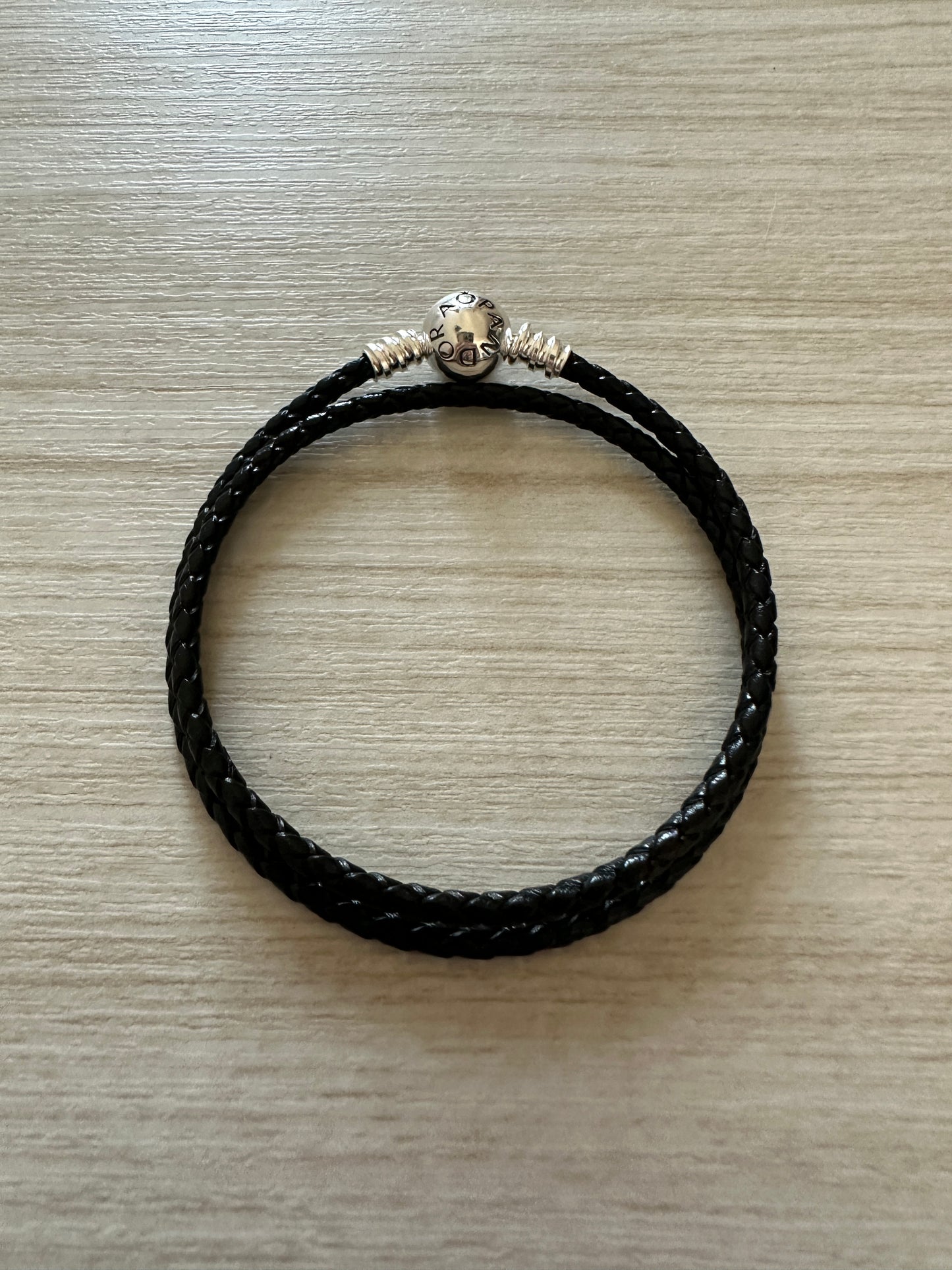 Brazalete De Cuero Negro Cierre Redondo