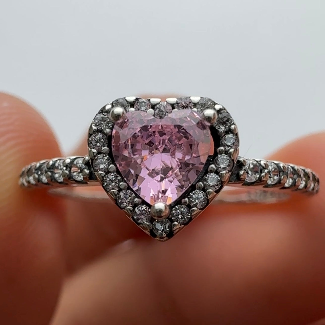 Anillo Corazón Nivelado Rosa Brillante