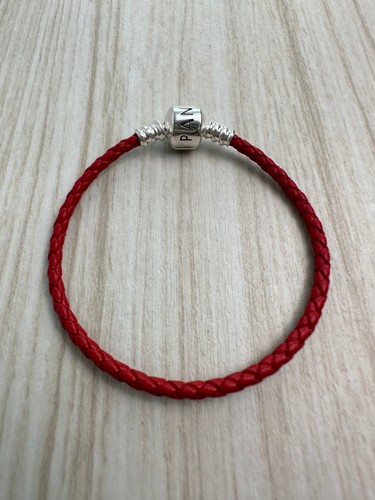 Brazalete De Cuero Rojo