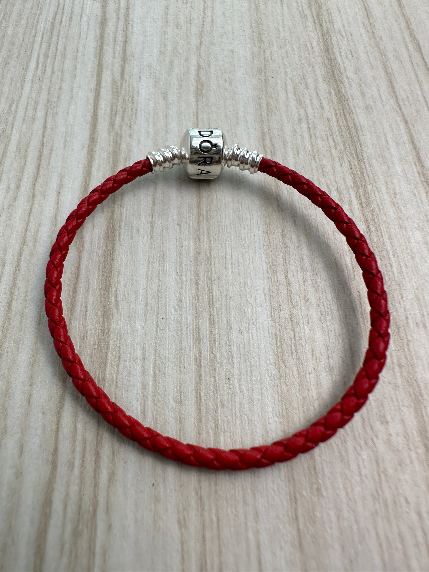 Brazalete De Cuero Rojo